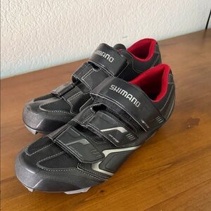 Shimano Men's Black and Red Athletic Cycling Shoes